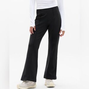 Athleta Glacier High Rise Bootcut Pant Black 14P